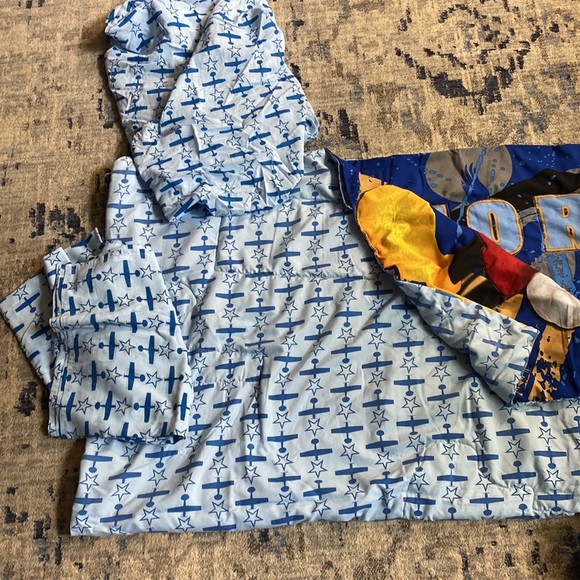 Mickey Mouse Crib Sheet Set - Picture 9 of 9